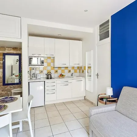 Latin Quarter Studio * باريس